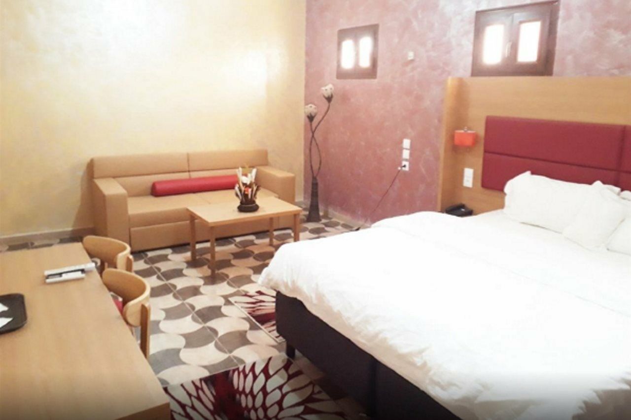 Takialt Hotel Adrar Buitenkant foto
